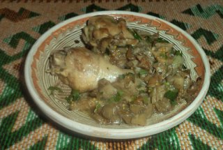 Ciocanele de pui cu pleurotus la tigaie