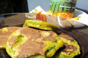 Pancakes cu porumb si patrunjel