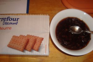 Prajitura de post cu mere si biscuiti