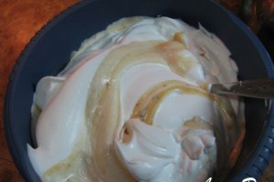 Inghetata de sirop de artar cu bucati crocante de caramele