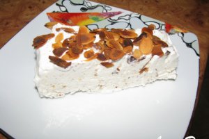 Semifreddo cu migdale