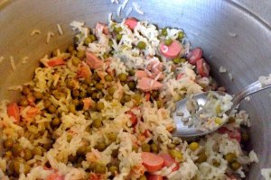 Salata de orez cu ton si mazare