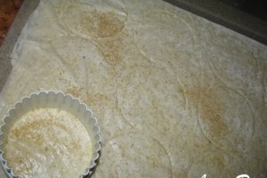 Foi crocante cu frisca si cirese confiate