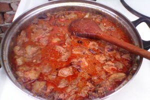 Tocanita de ficatei de pasare cu cus-cus