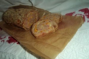 Rulada din carne tocata cu porumb si cascaval