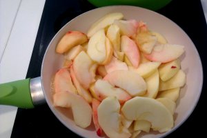 Gris cu lapte si mere caramelizate
