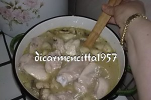 Ciulama de ciuperci champignion cu copanele de pui.