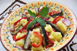 Salata de cartofi cu sprot afumat