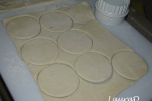 Trandafiri pufosi cu ciocolata si migdale