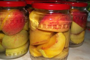 Compot de piersici