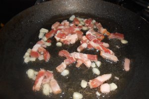 Salata cu ardei capia,vanata si sunca afumata