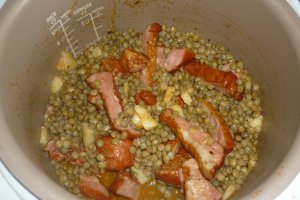 Mancare de linte cu costita afumata - Multicooker