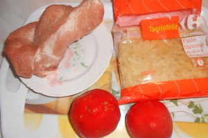 Tagliatelle cu carne de porc