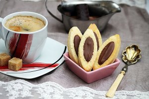 "Barquette LU" - Barcute cu ciocolata cu lapte si ciocolata neagra