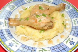 Pui cu sos de gorgonzola