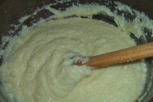 Prajitura cu crema de nuca si gris