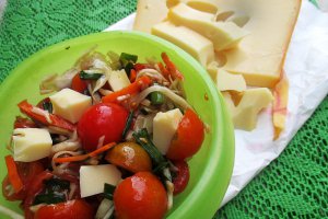 Salata cu emmentaler