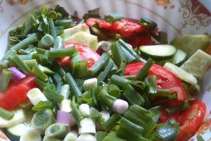 Salata de legume cu telemea de vaca