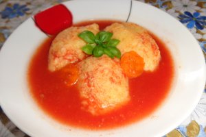 Supa de rosii si galuste cu parmezan