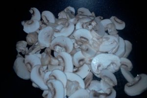 Friptura la cuptor cu ceapa, cascaval si garnitura de orez