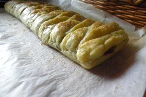 Impletita cu gem de gutui