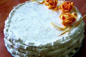 Tort cu crema capuccino