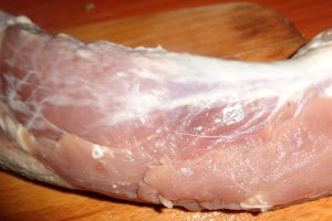 Paprikas cu carne, mazare si galuste