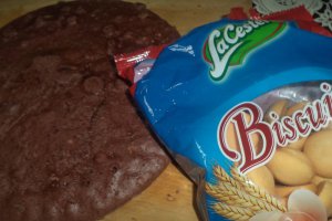 Tort cu ciocolata si rodie