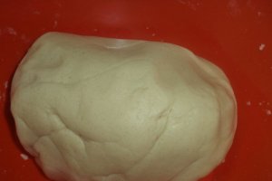 Cornulete cu nuca de cocos si visine