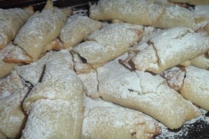 Cornulete cu nuca de cocos si visine