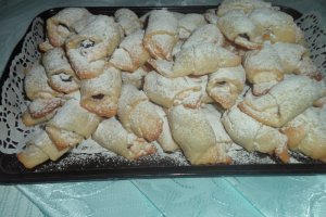 Cornulete cu nuca de cocos si visine