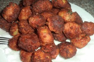 Chiftele de porc in sos de rosii