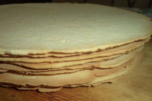 Tort din foi cu miere