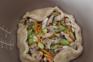 Tarta cu aluat de paine, cu praz si pui la Multicooker