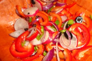 Salata cu ton cuburi
