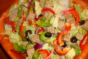 Salata cu ton cuburi