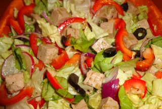 Salata cu ton cuburi