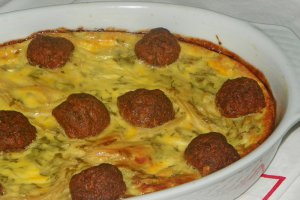 Spaghete la cuptor cu chiftelute picante