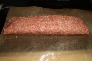 Rulada din carne tocata umpluta