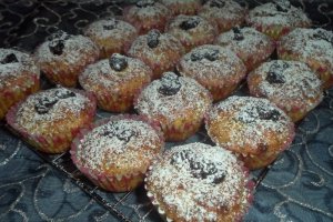 Briose cu fructe si mac
