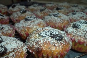 Briose cu fructe si mac
