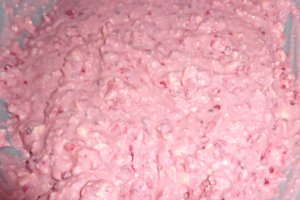 Clatite cu branza de vaca si zmeura