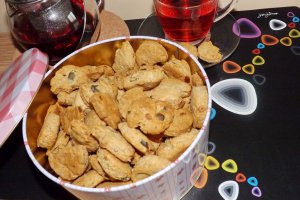 Biscuiti sarati cu fulgi de ovaz si seminte