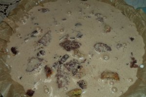 Budinca de briose cu sos de ciocolata