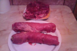 Rulada din pulpa de porc cu carnat de casa si friptura