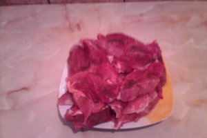 Rulada din pulpa de porc cu carnat de casa si friptura