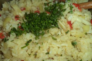 Ficatei de pui cu garnitura de cartofi caliti