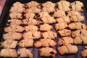 Cornulete fragede cu gem de prune