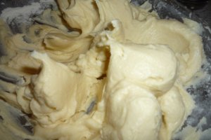 Cremsnit cu lamaie