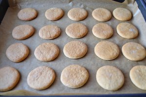 Biscuiti economici cu gem